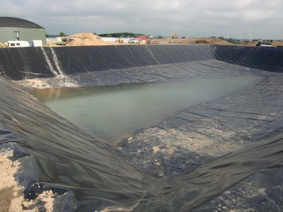 Erdbecken für Rübenmus